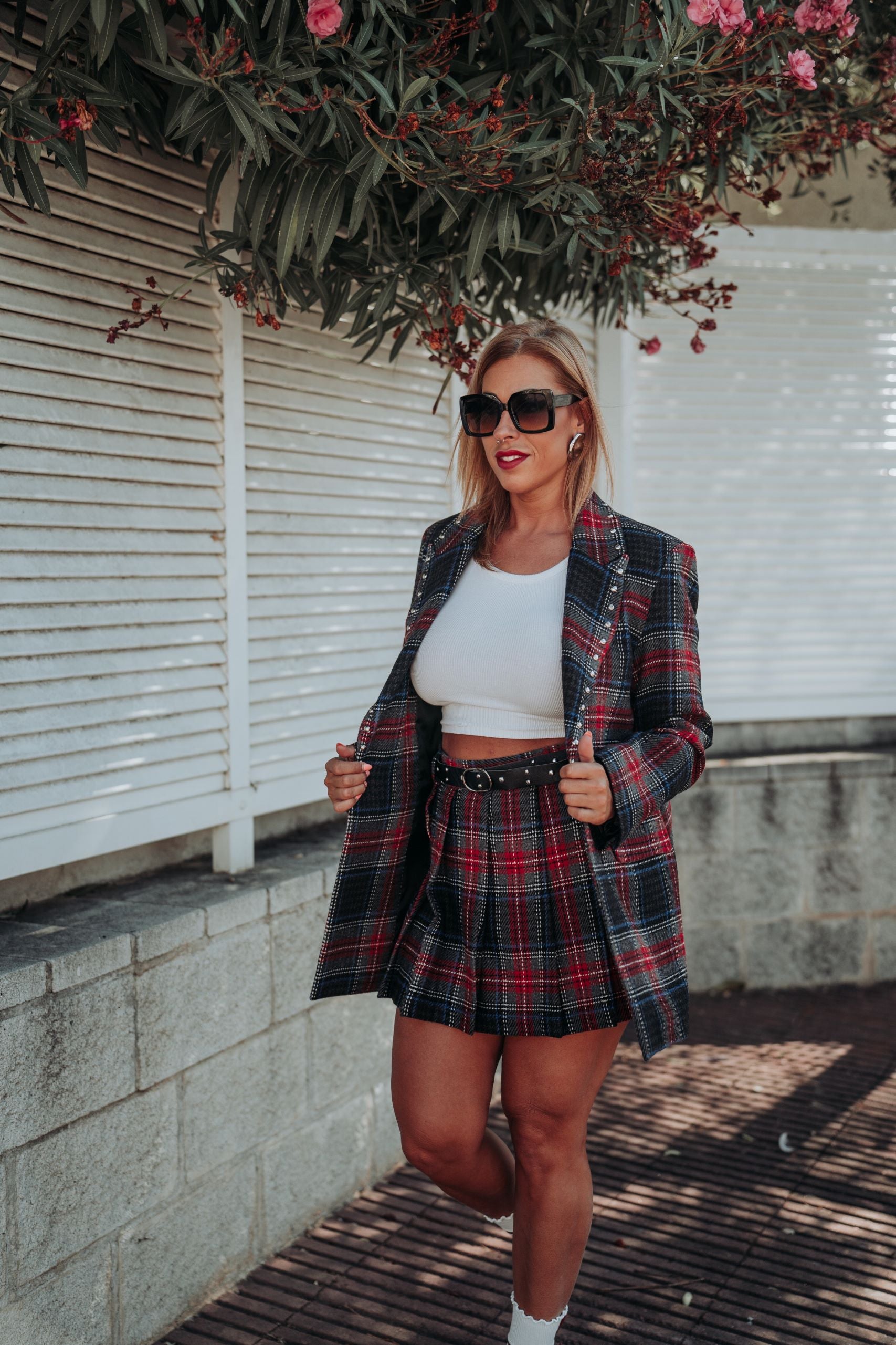 Cataleya-blazer-tachuelas