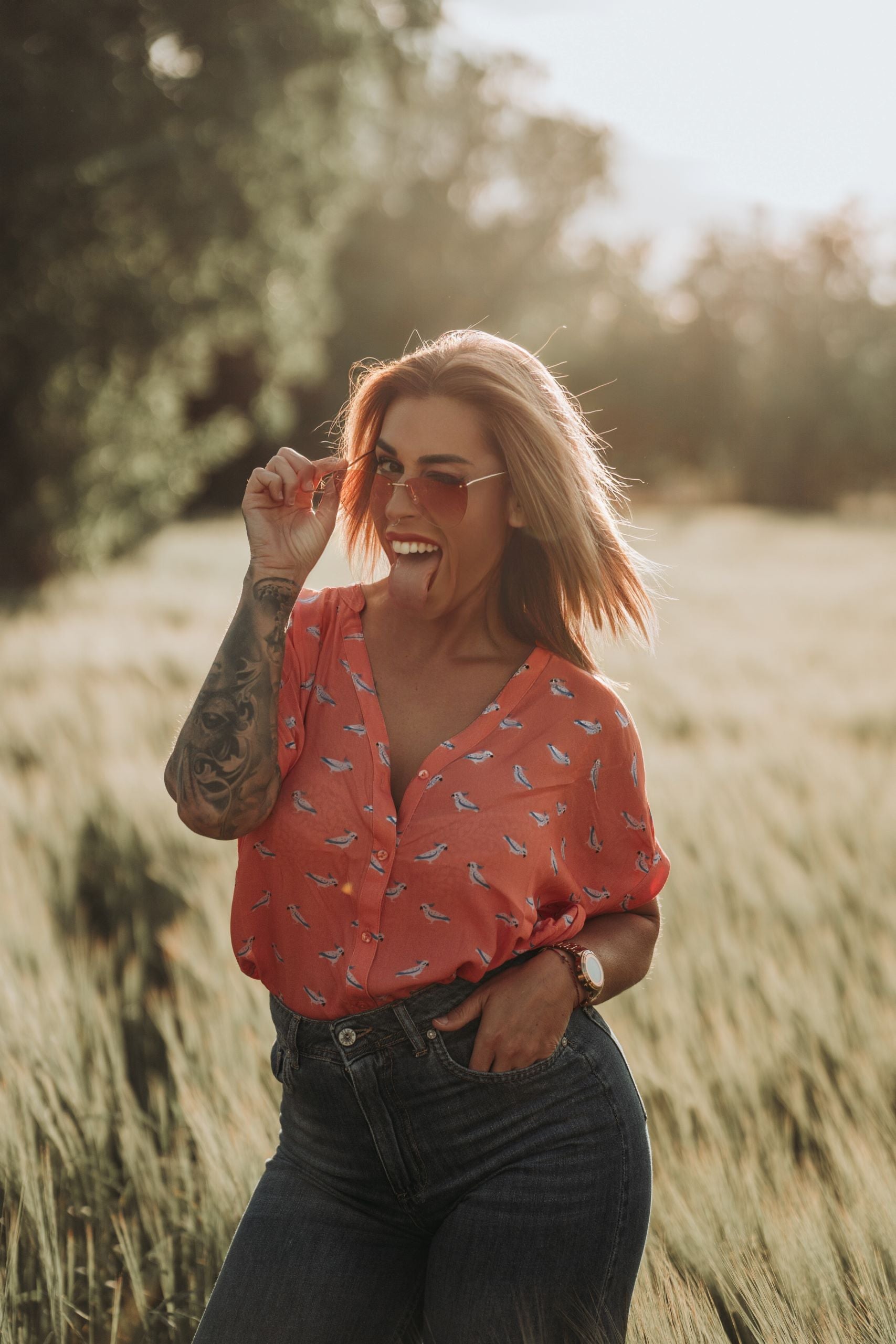 Cataleya-camisa-coral-dibujos