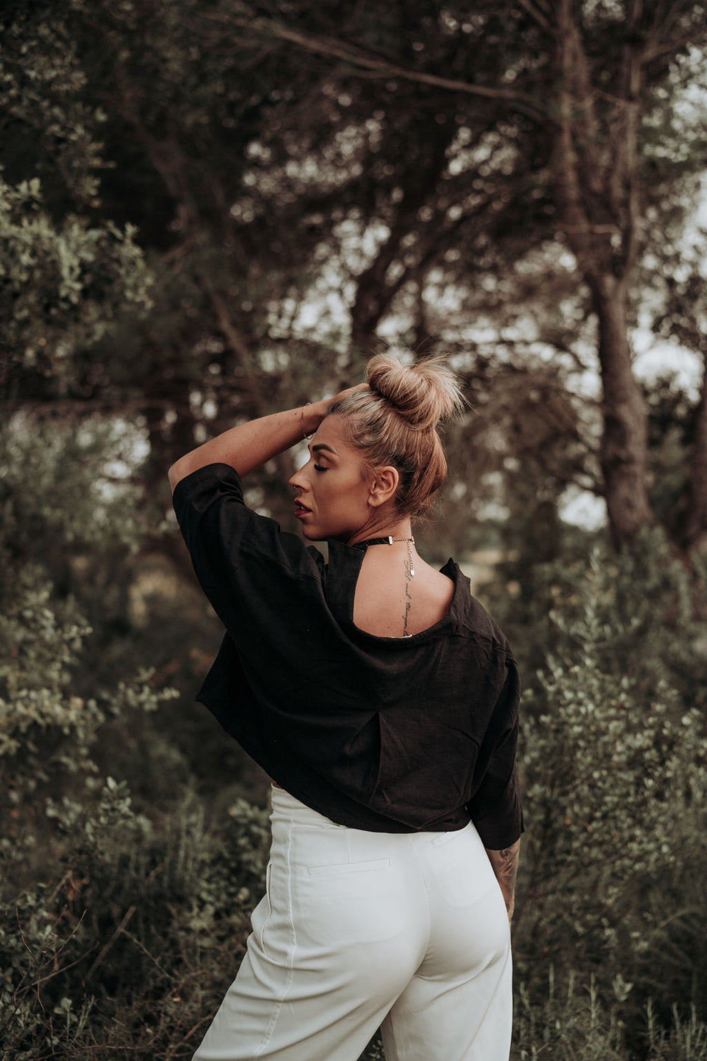 Cataleya-camisa-negra-botones