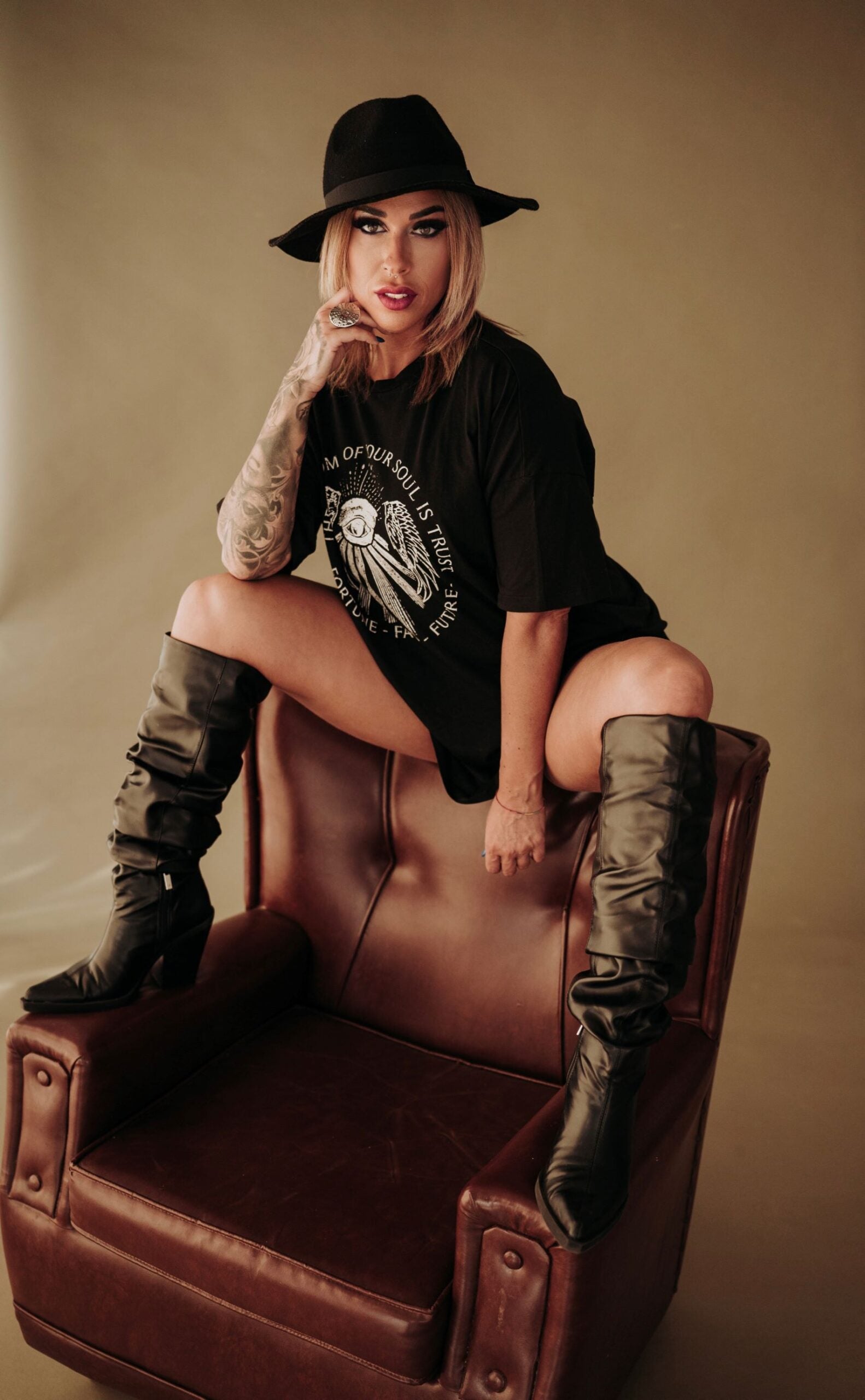 Cataleya-camiseta-logo-oversice