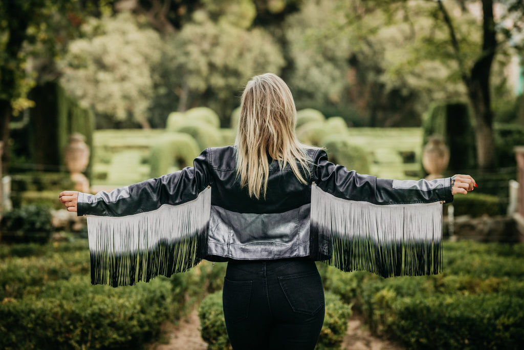 Cataleya-chaqueta-flecos-cuero