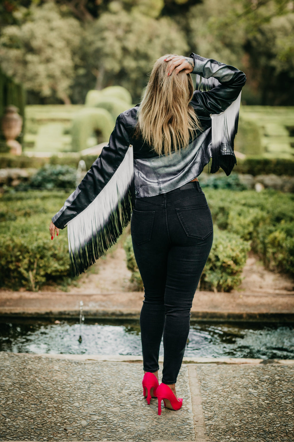 Cataleya-chaqueta-flecos-gris