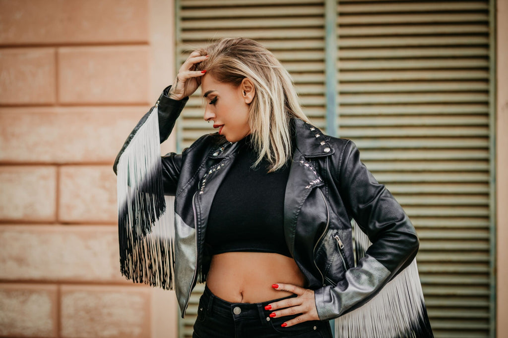 Cataleya-chaqueta-tachuelas