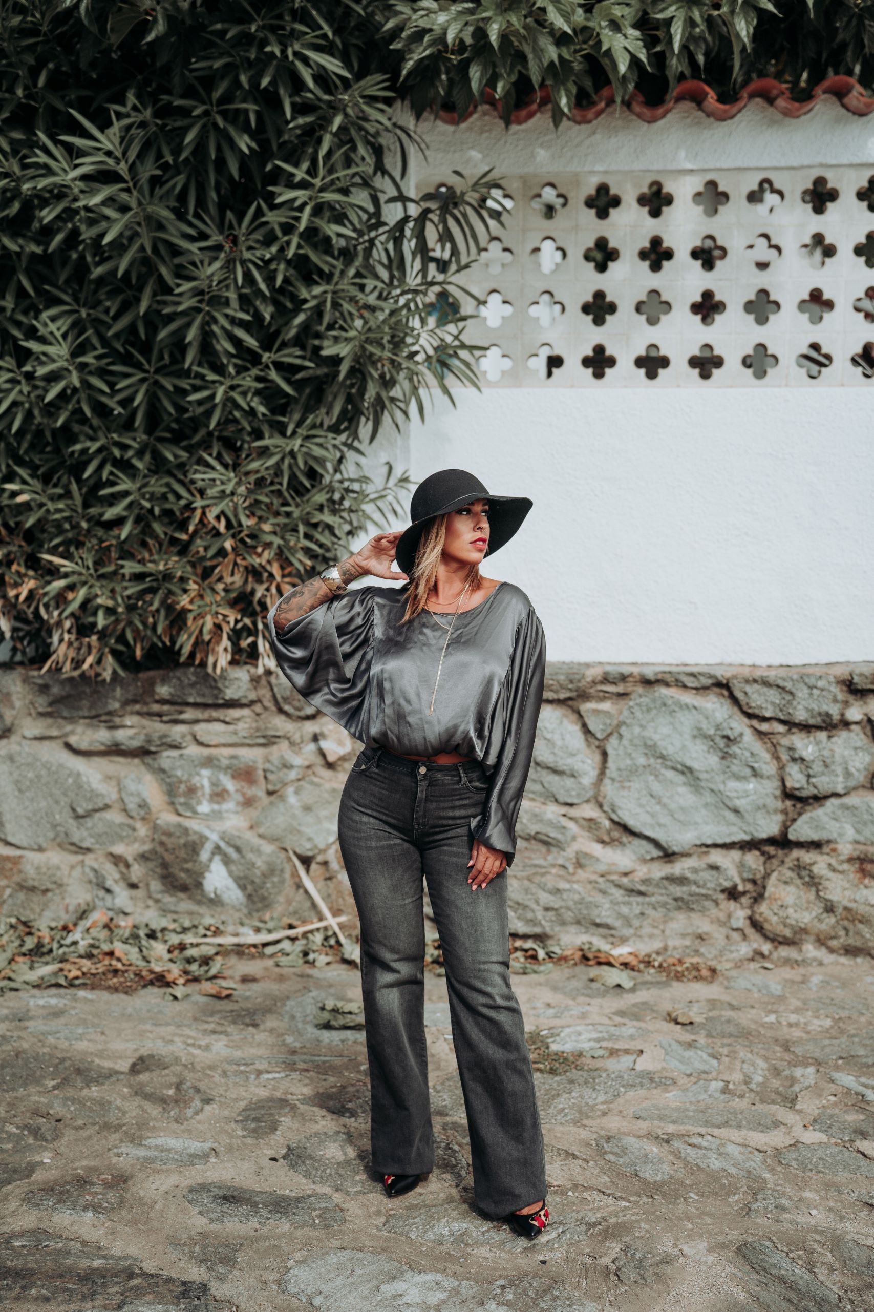 Cataleya-denim-acampanado-negro