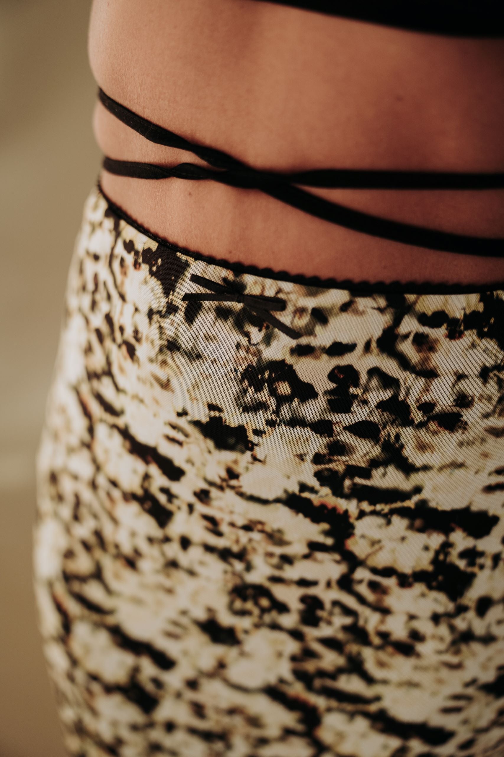 Cataleya-falda-detalle-blonda