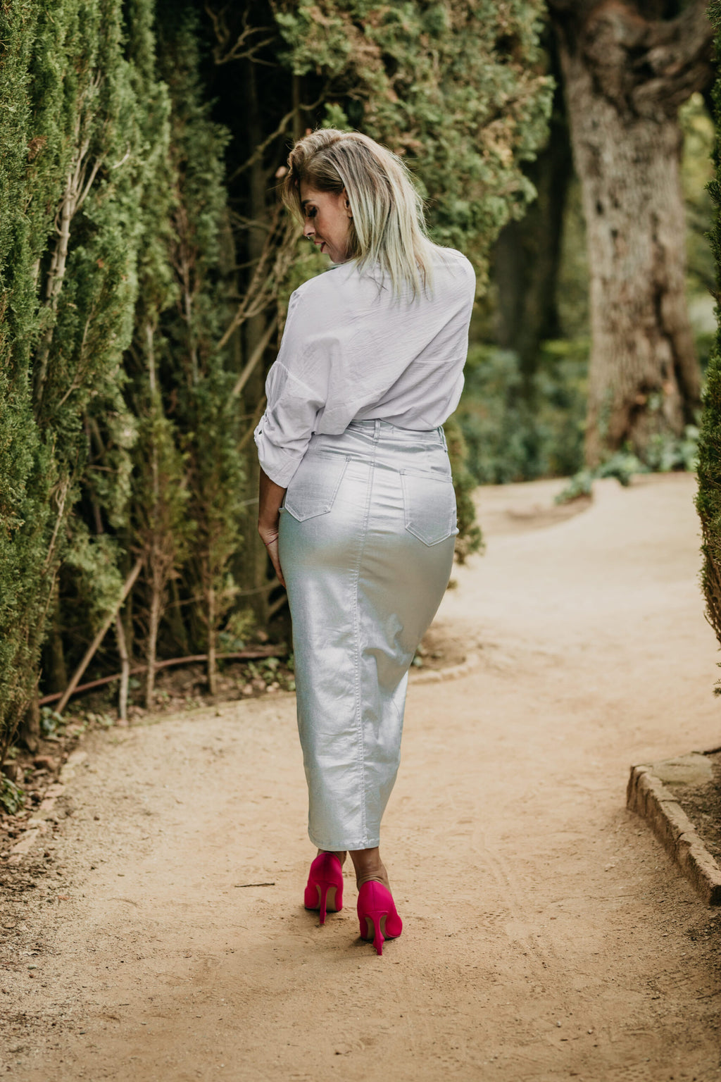 Cataleya-falda-metalizada-parte-atras