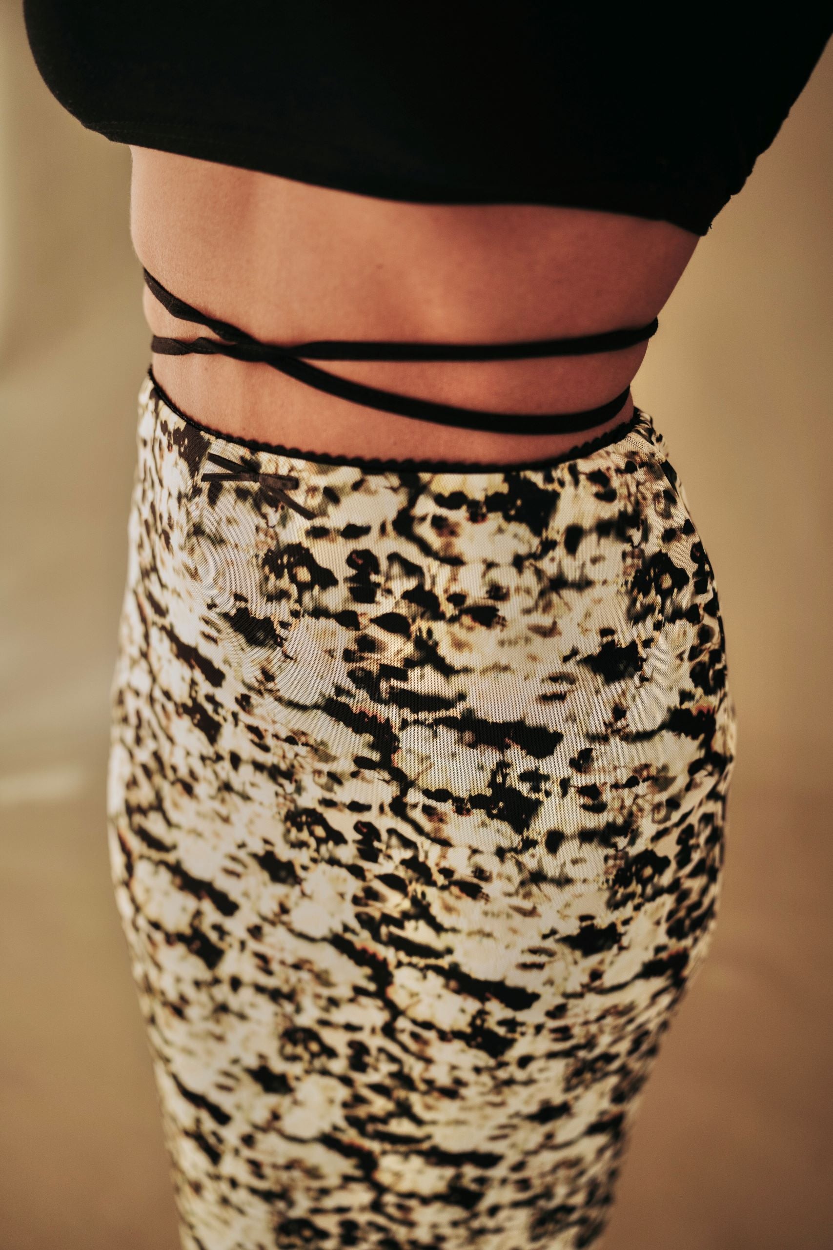 Cataleya-falda-midi-encajes