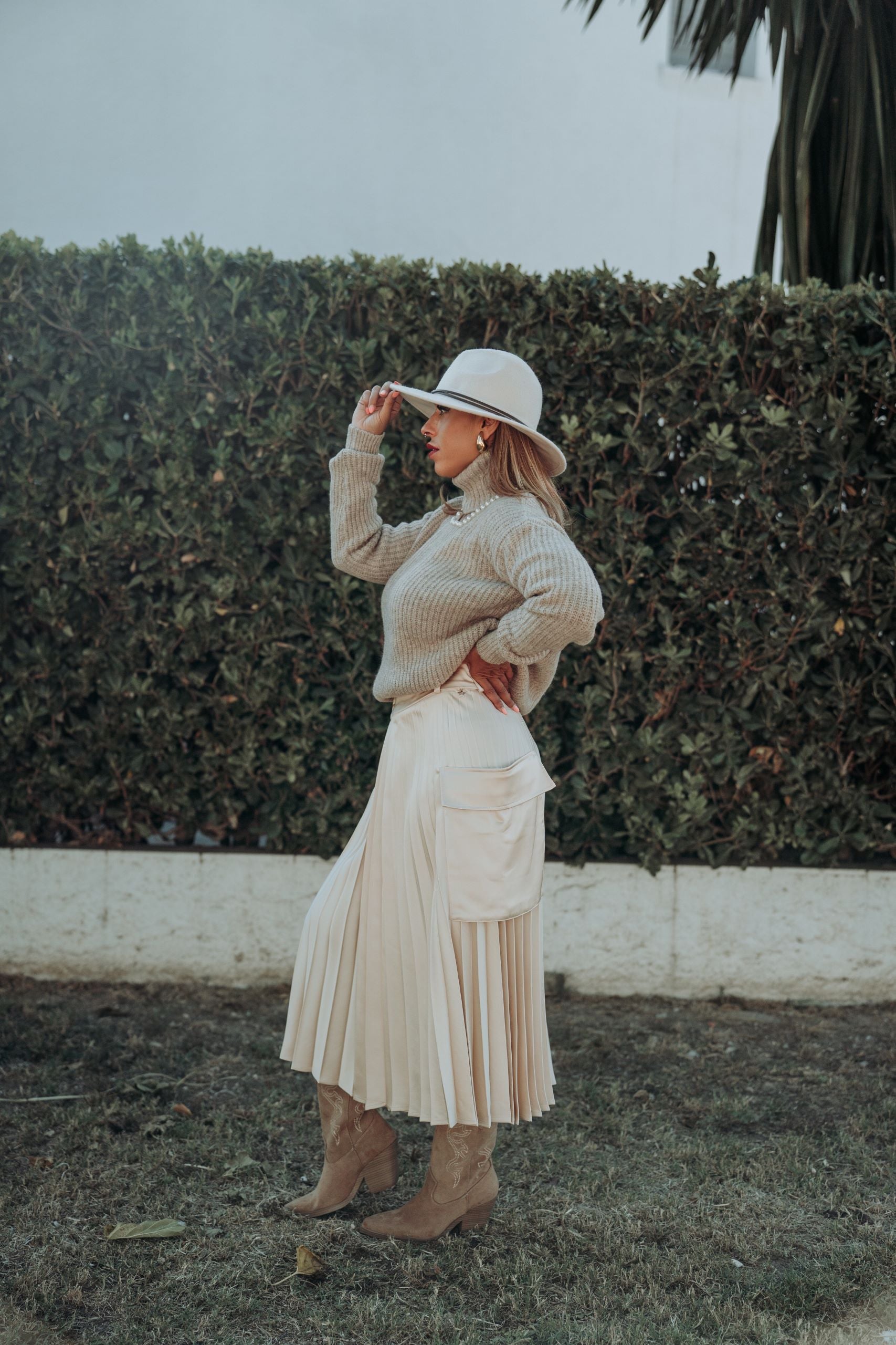 Cataleya-falda-plisada-bolsillos