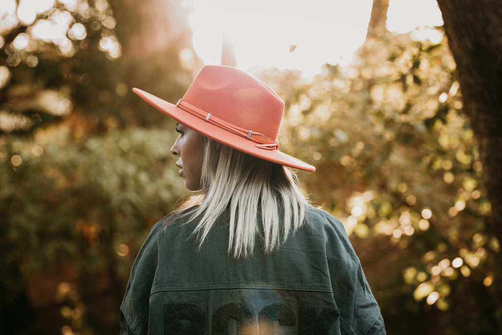 Cataleya-gorro-mujer-naranja.