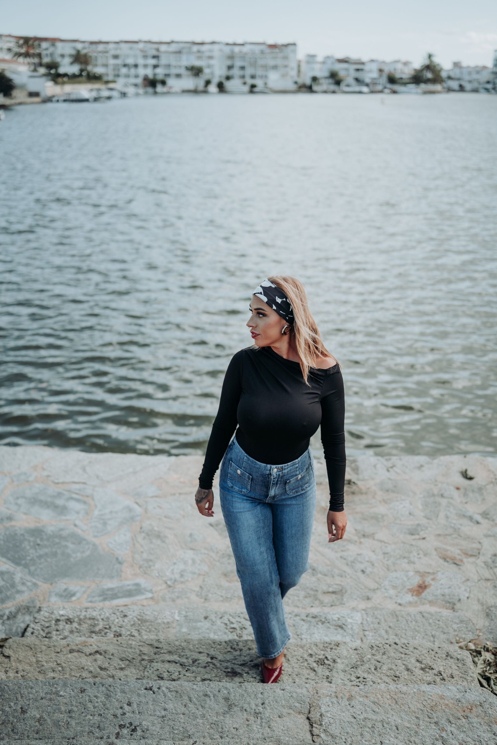 Cataleya-jersey-negro-asimetrico-licra