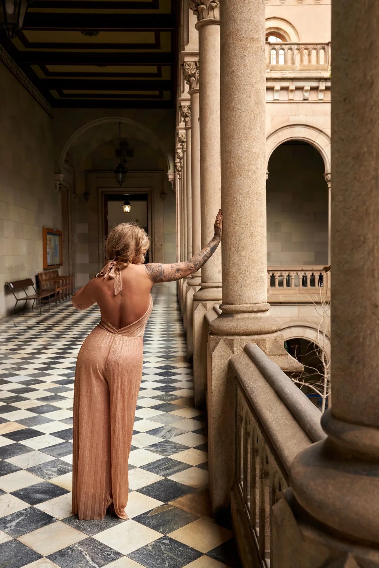 Cataleya-mono-espalda-abierta_reduida