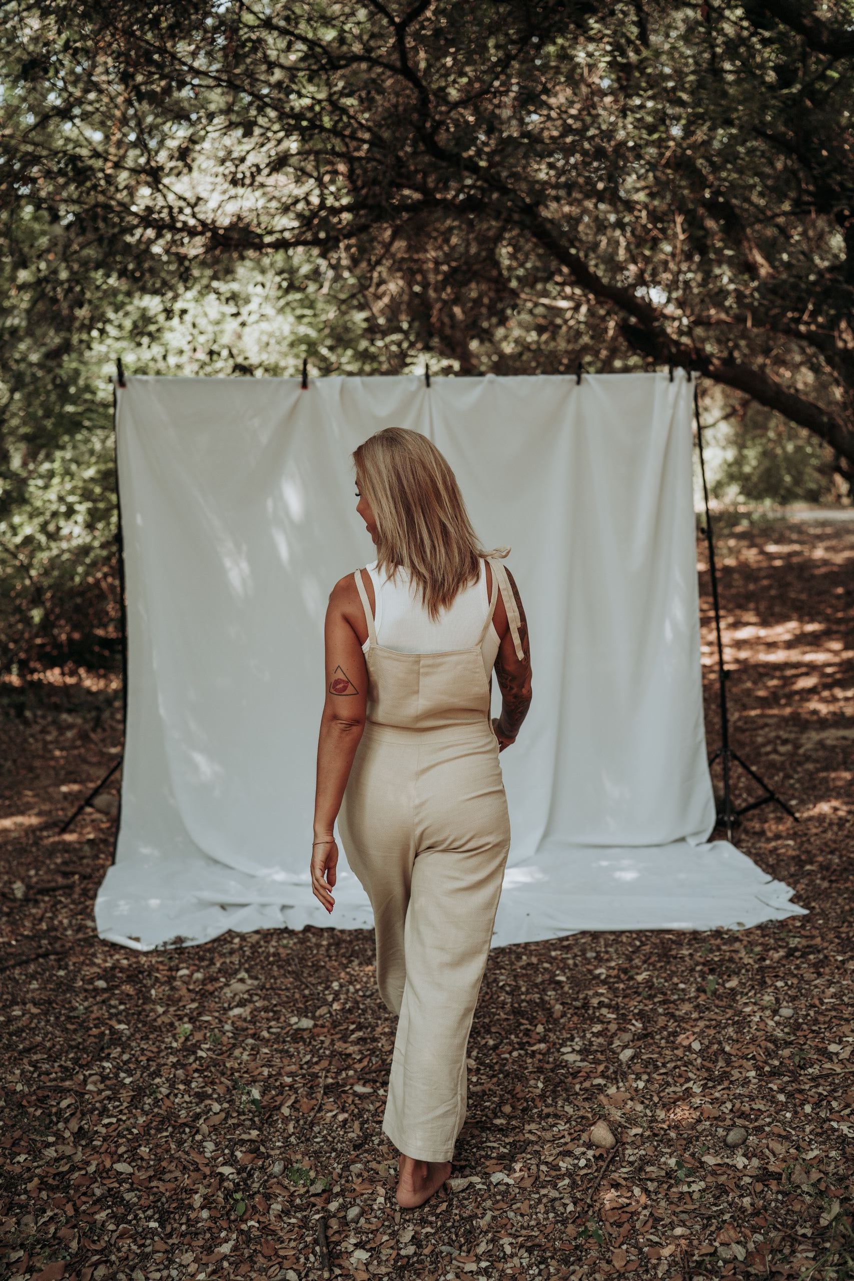 Cataleya-mono-parte-atras