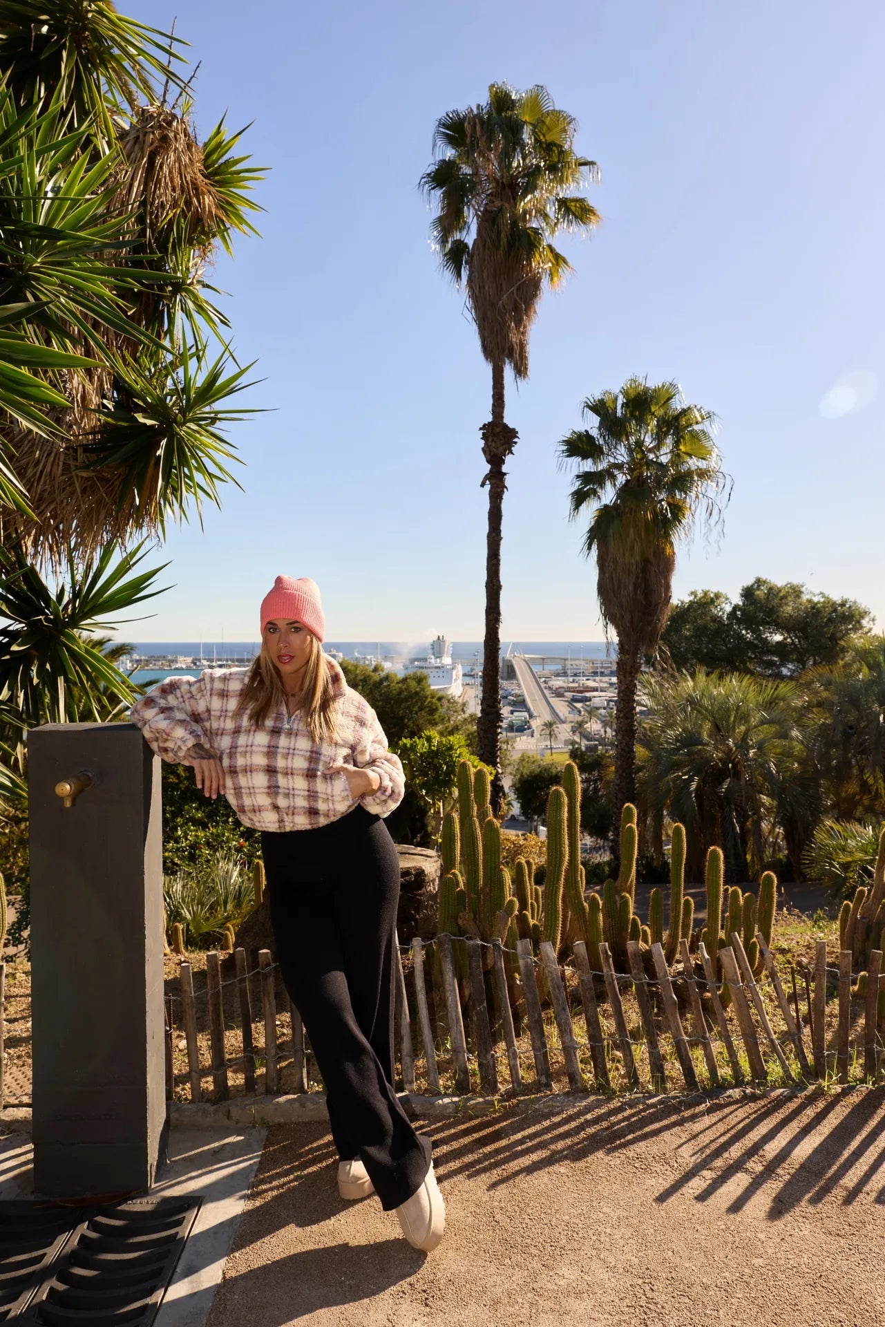 Pantalón  punto acampanado negro