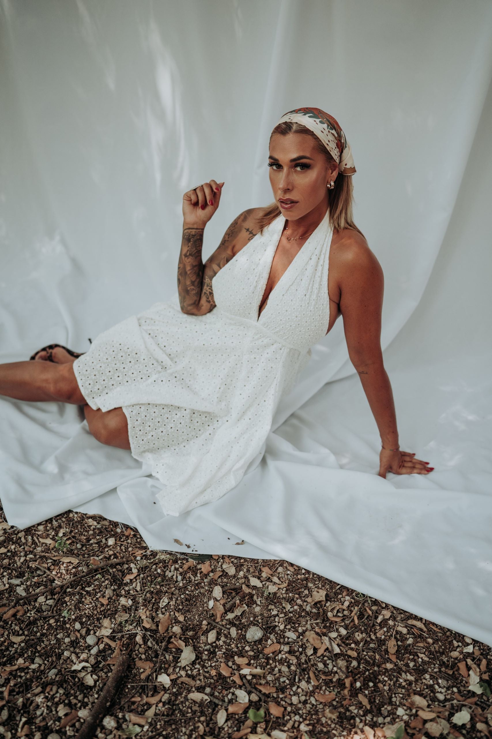 Cataleya-vestido-blanco-escotado