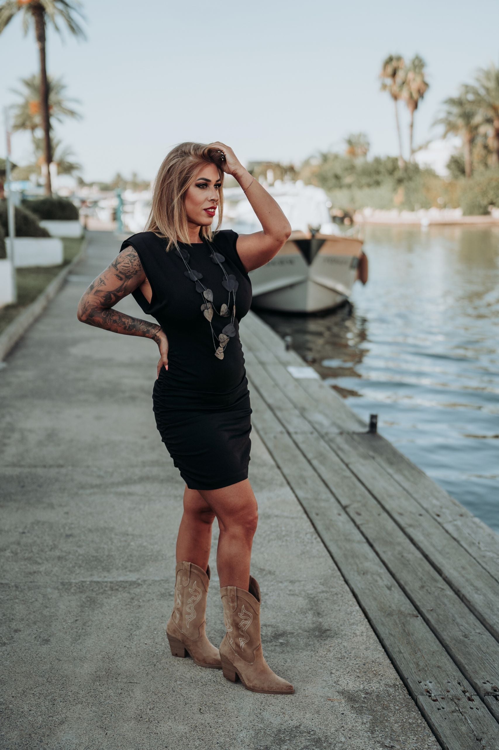 Cataleya-vestido-hombreras-negro