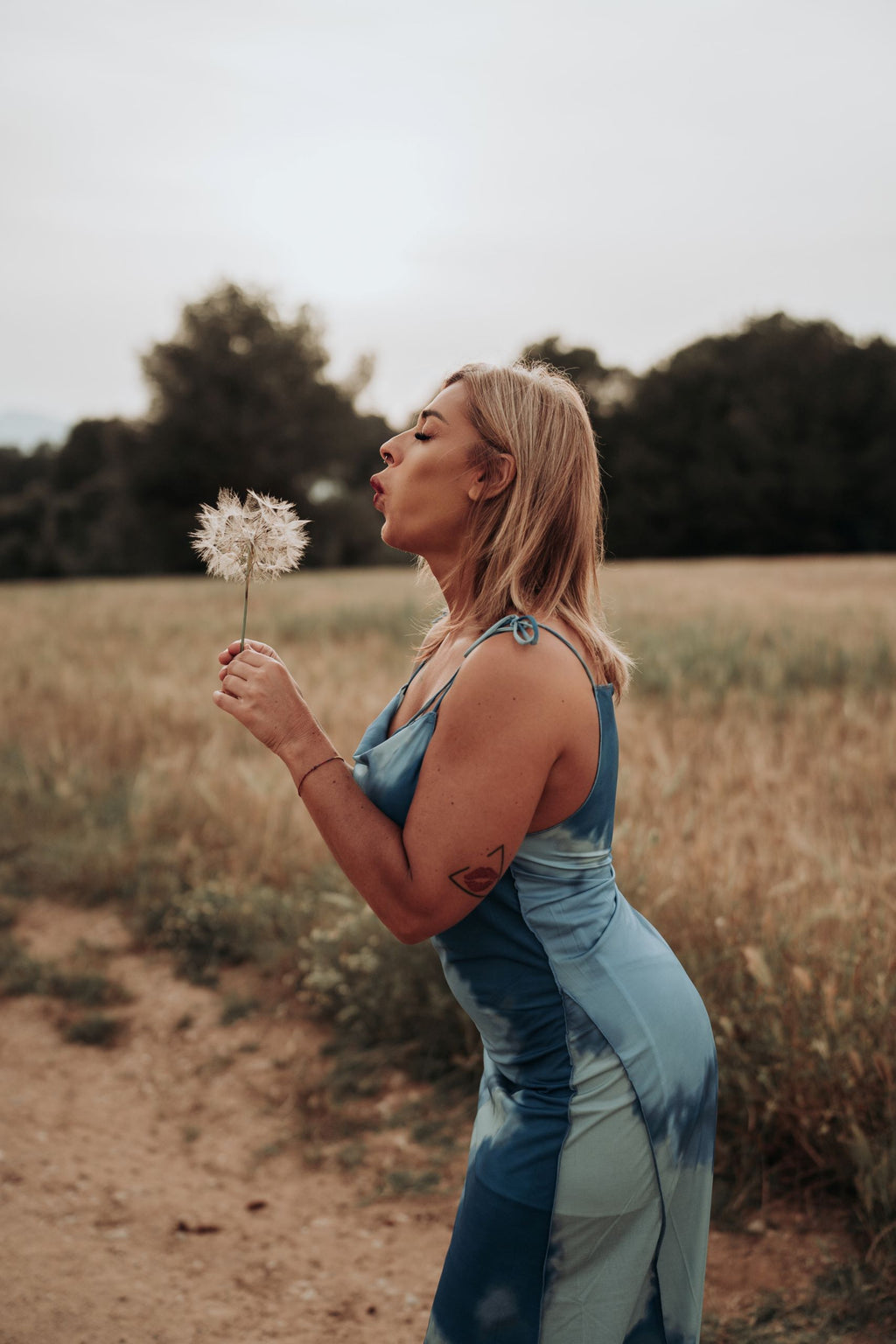 Cataleya-vestido-lazos-cielo