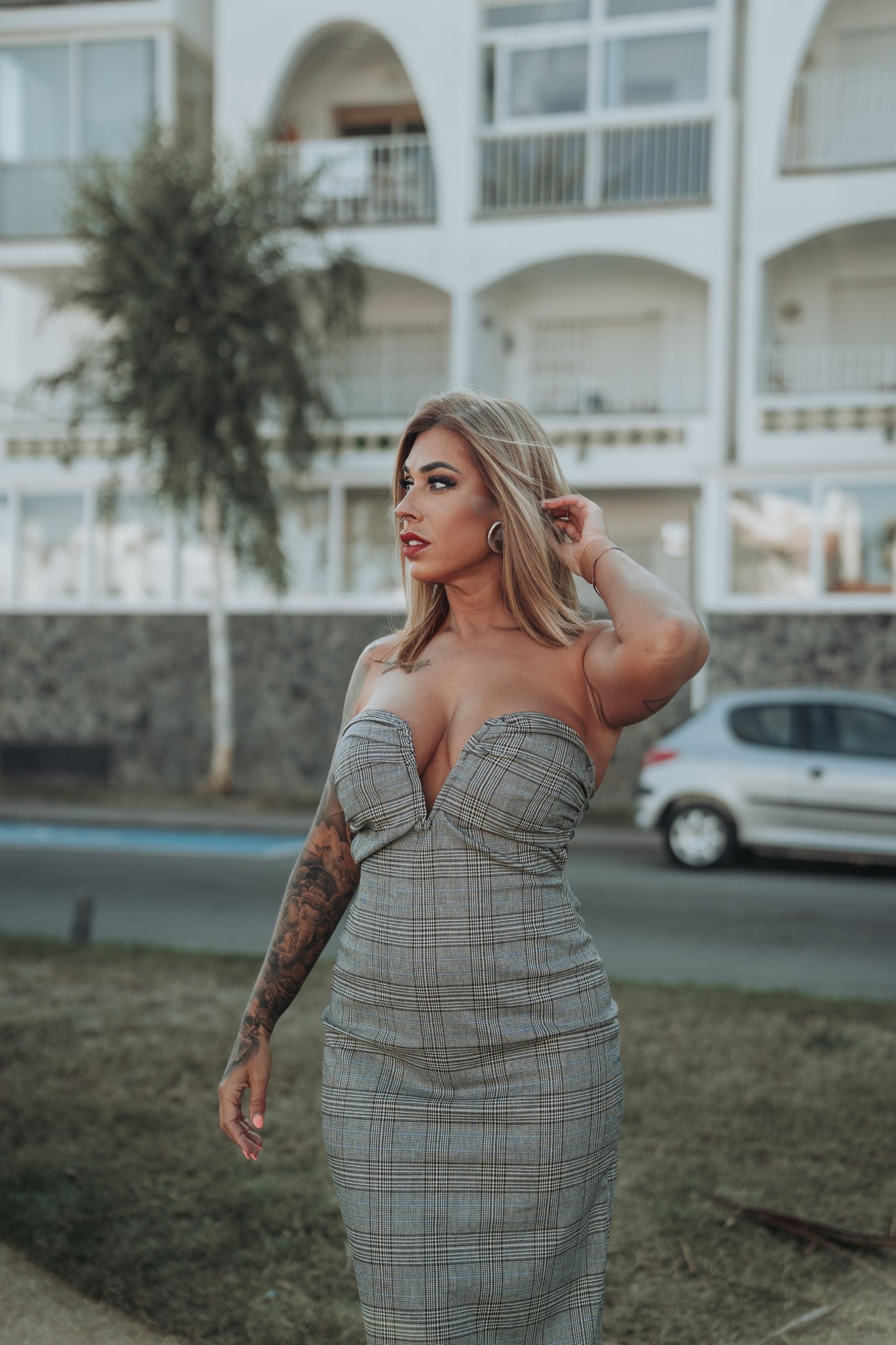 Cataleya-vestido-midi-escotado