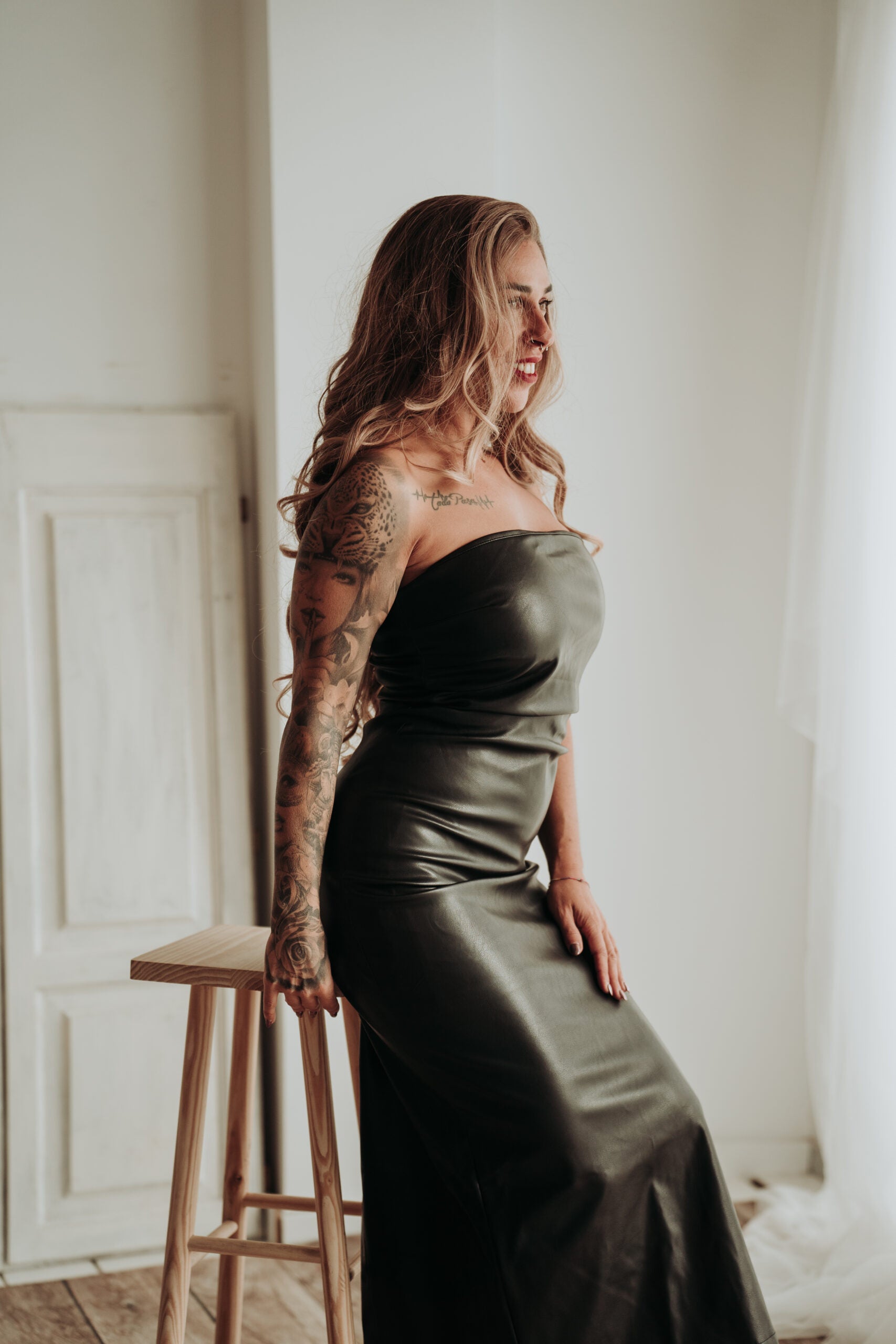 Cataleya-vestido-polipiel-largo-mid-negro