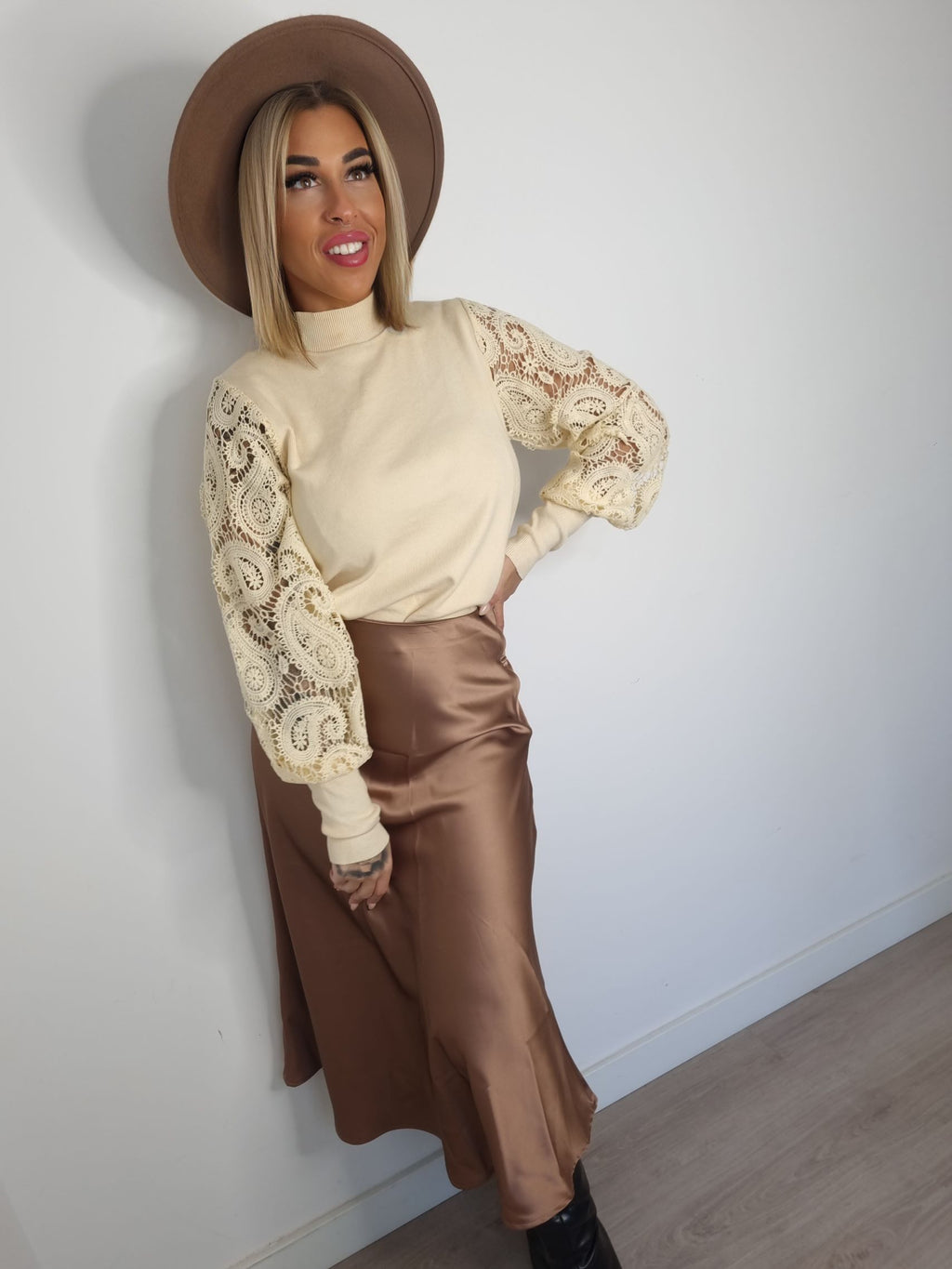 cataleya-falda-raso-camelre